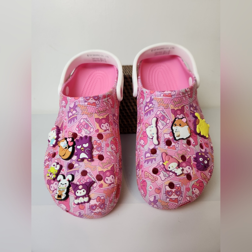 Crocs Sanrio Hello Kitty and Friends Classic Clogs w/Jibbitz Charms